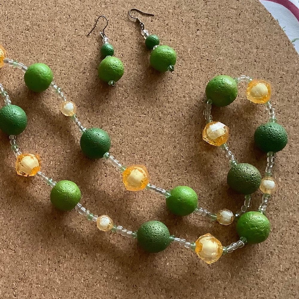 𝅺green LIME YELLOW HAND MADE SPRING EASTER NECKLACE EARRINGS SET​